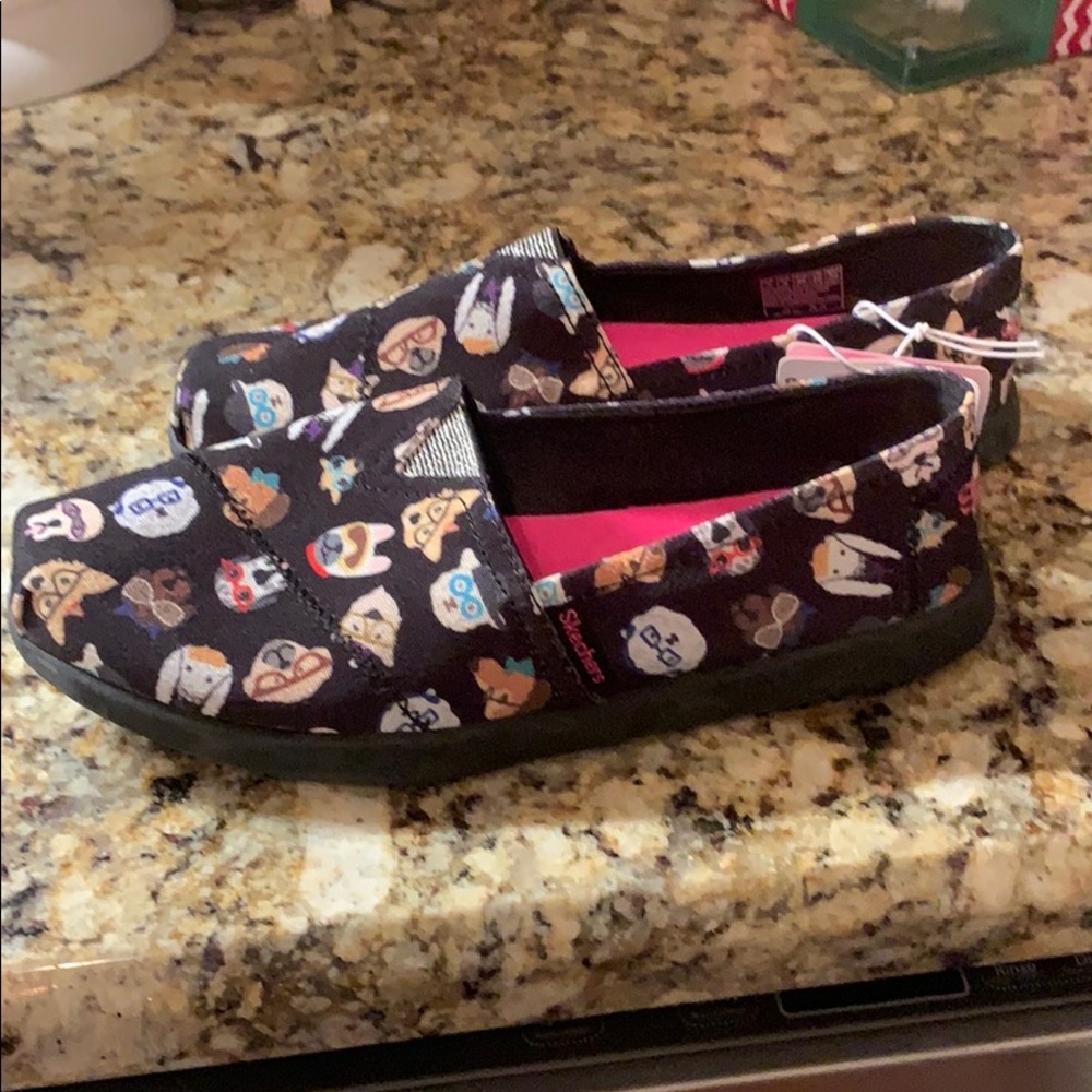 Sketchers Memory Foam gel infused black slip ons